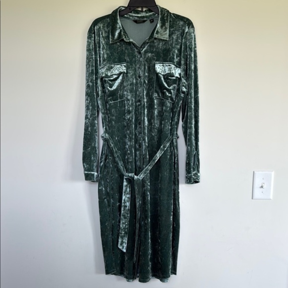 G by Giuliana Green Buttoned Long Sleeve Polo Collar Dress